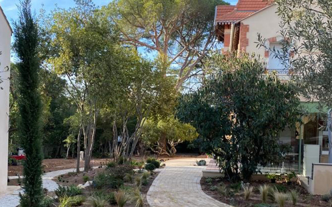 Cheminements doux et jardins de garrigue