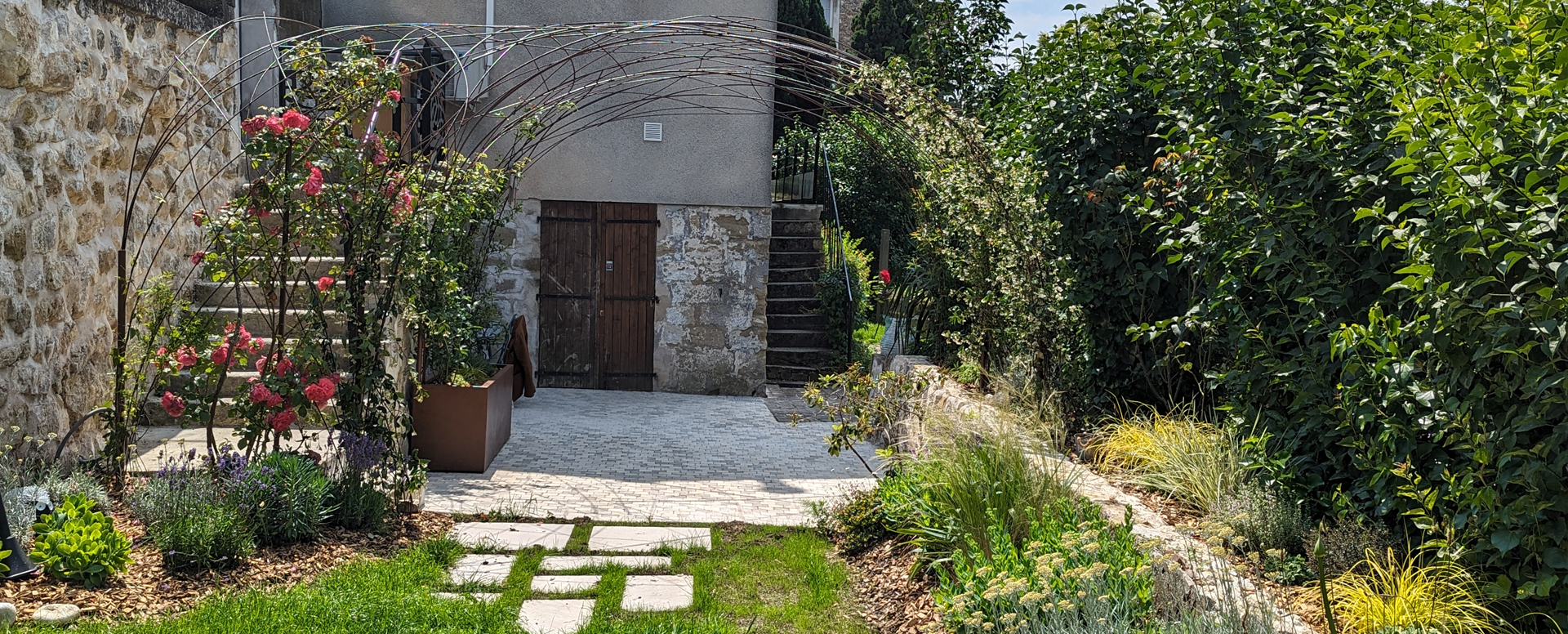 ©Apis Florae, en revant du jardin - Conflans Sante Honorine COVER ©Apis Florae, en revant du jardin - Conflans Sante Honorine